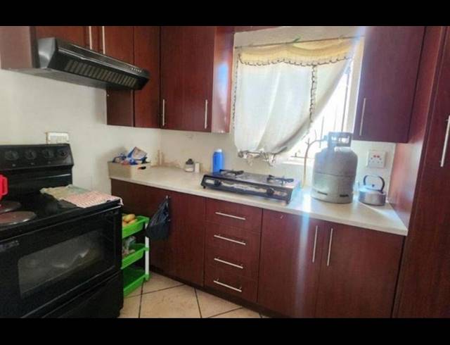 2 BEDROOM HOUSE FOR SALE IN CLAYVILLE